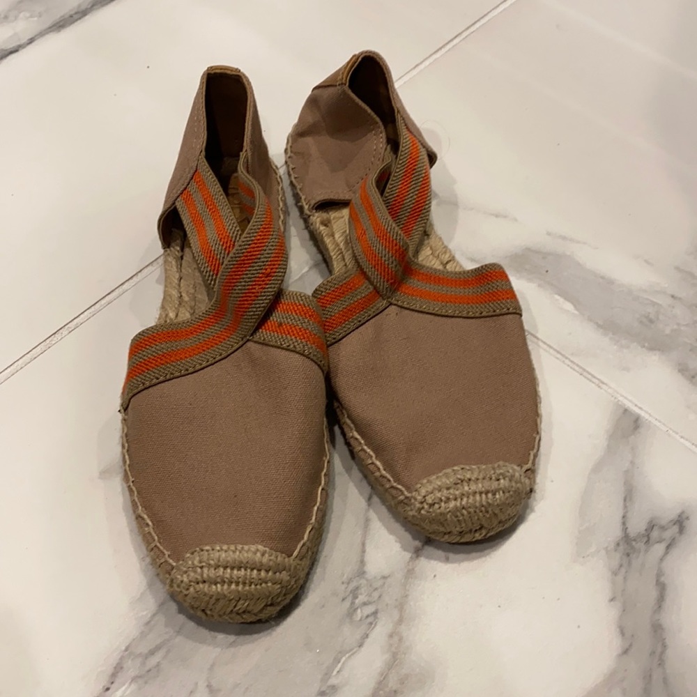 Never worn-Tory Burch summer shoe